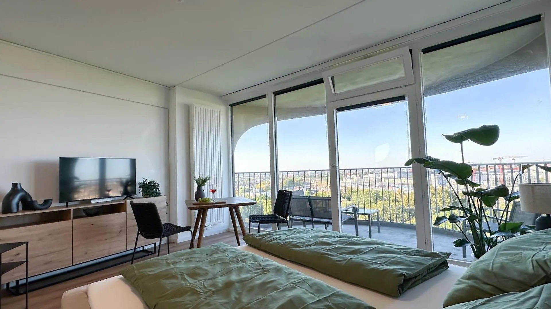 Helles Apartment Mit Tollem Blick Ueber Augsburg